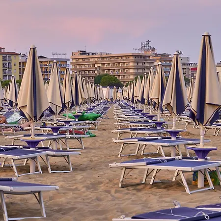 Cozy One Bedroom With Pool And Ac Bibione