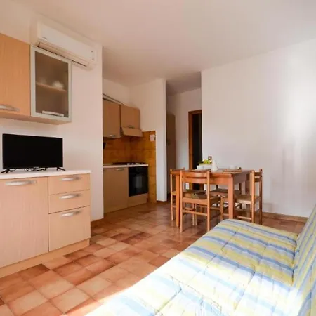 Apartment Cozy One Bedroom With Pool And Ac